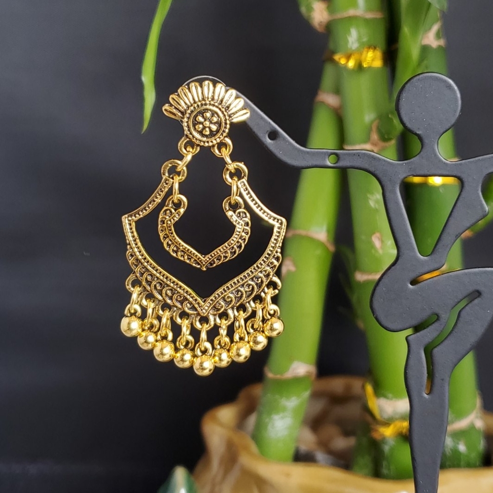 Fancy Earring - Picture 2 of 3